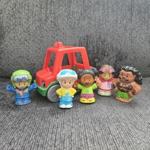 5 Assorted Fisher Price Little People & Red Car